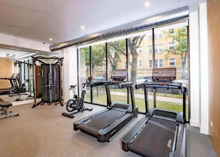 Steps From The Edgewater Modern 2bd 2ba Chicago