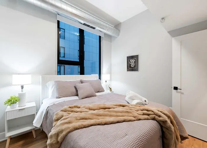 Steps From The Edgewater Modern 2bd 2ba Apartment Chicago
