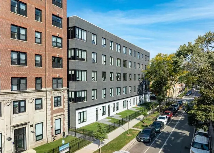 Apartment Steps From The Edgewater Modern 2bd 2ba *