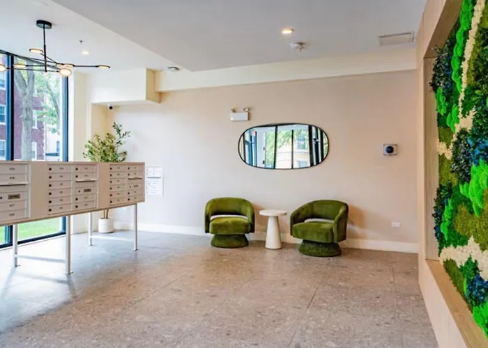 Steps From The Edgewater Modern 2bd 2ba * Chicago