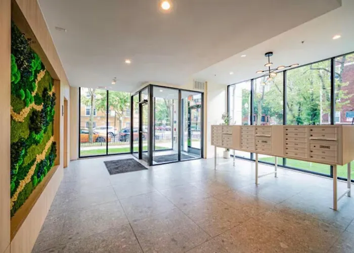 Steps From The Edgewater Modern 2bd 2ba *